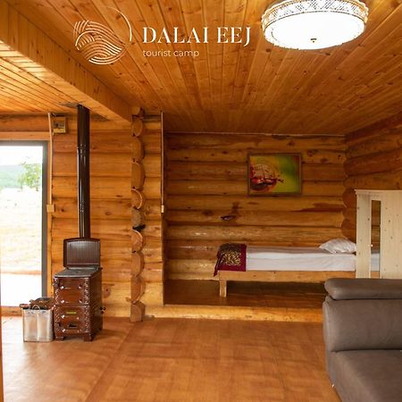 Dalai Eej Resort On Pristine Khuvsgul Lake Khyaktil Exterior photo
