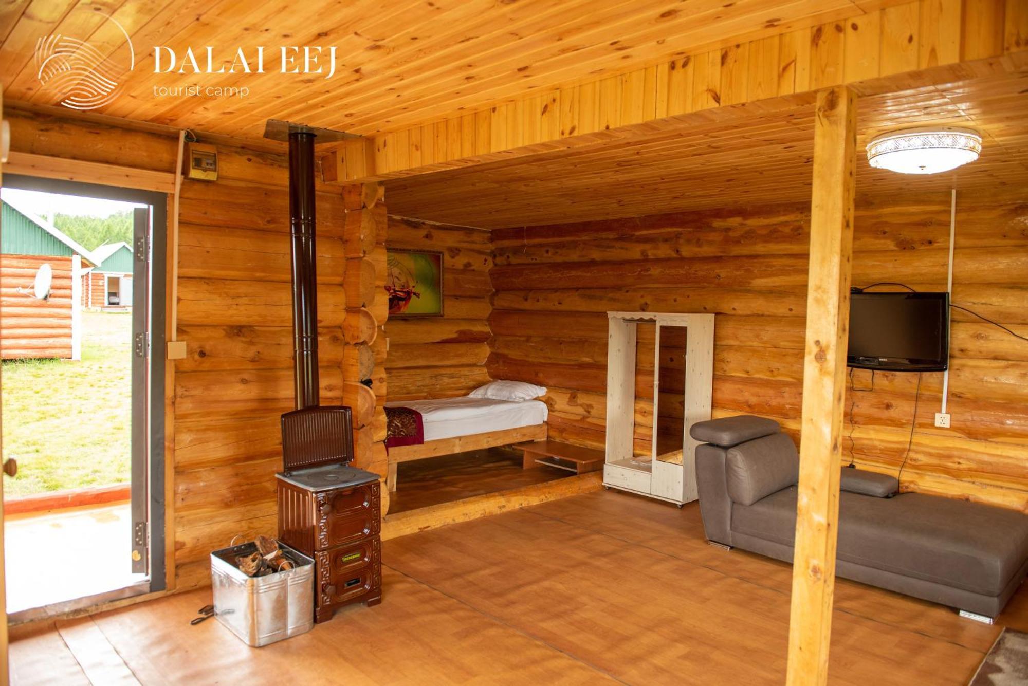 Dalai Eej Resort On Pristine Khuvsgul Lake Khyaktil Exterior photo