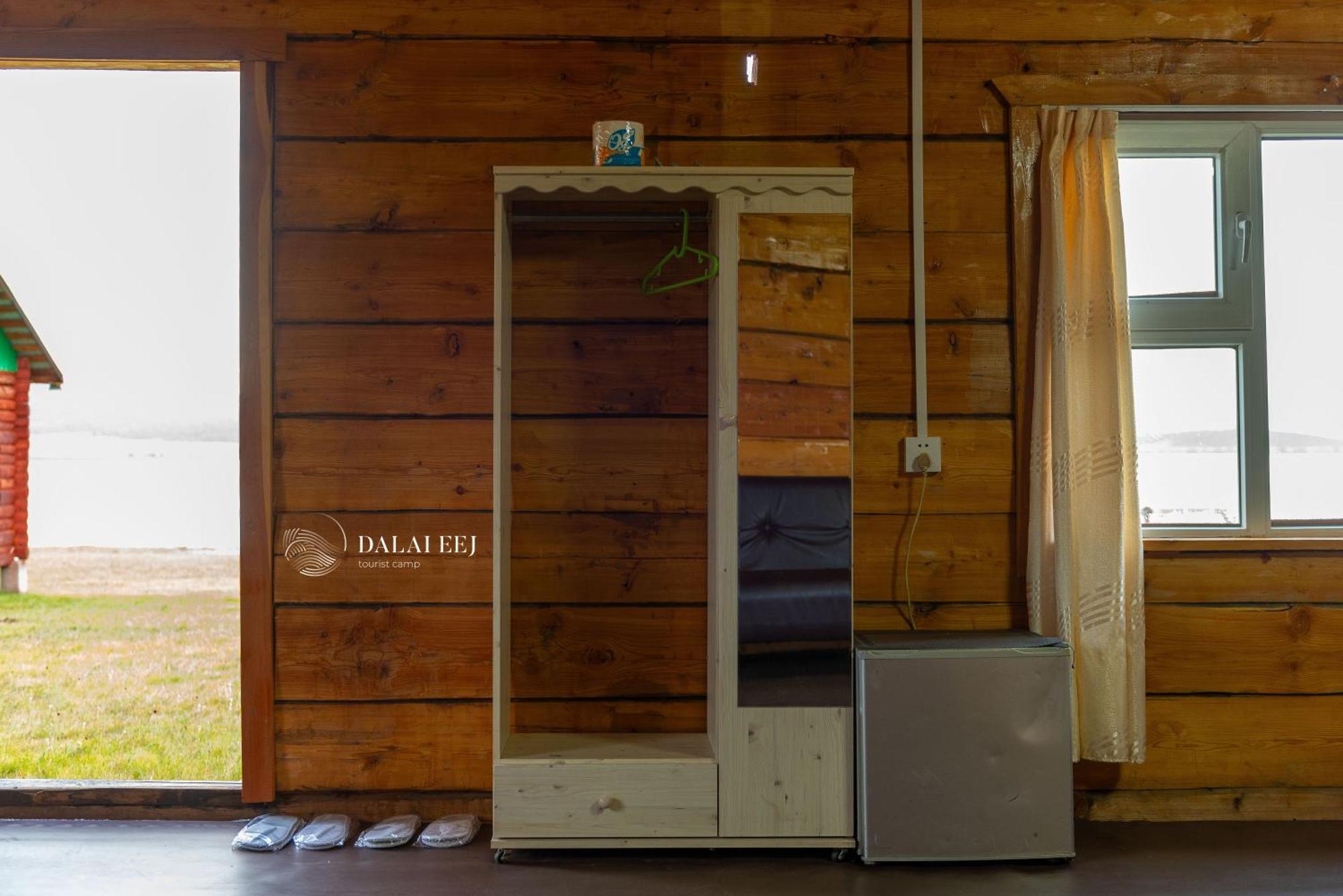 Dalai Eej Resort On Pristine Khuvsgul Lake Khyaktil Exterior photo