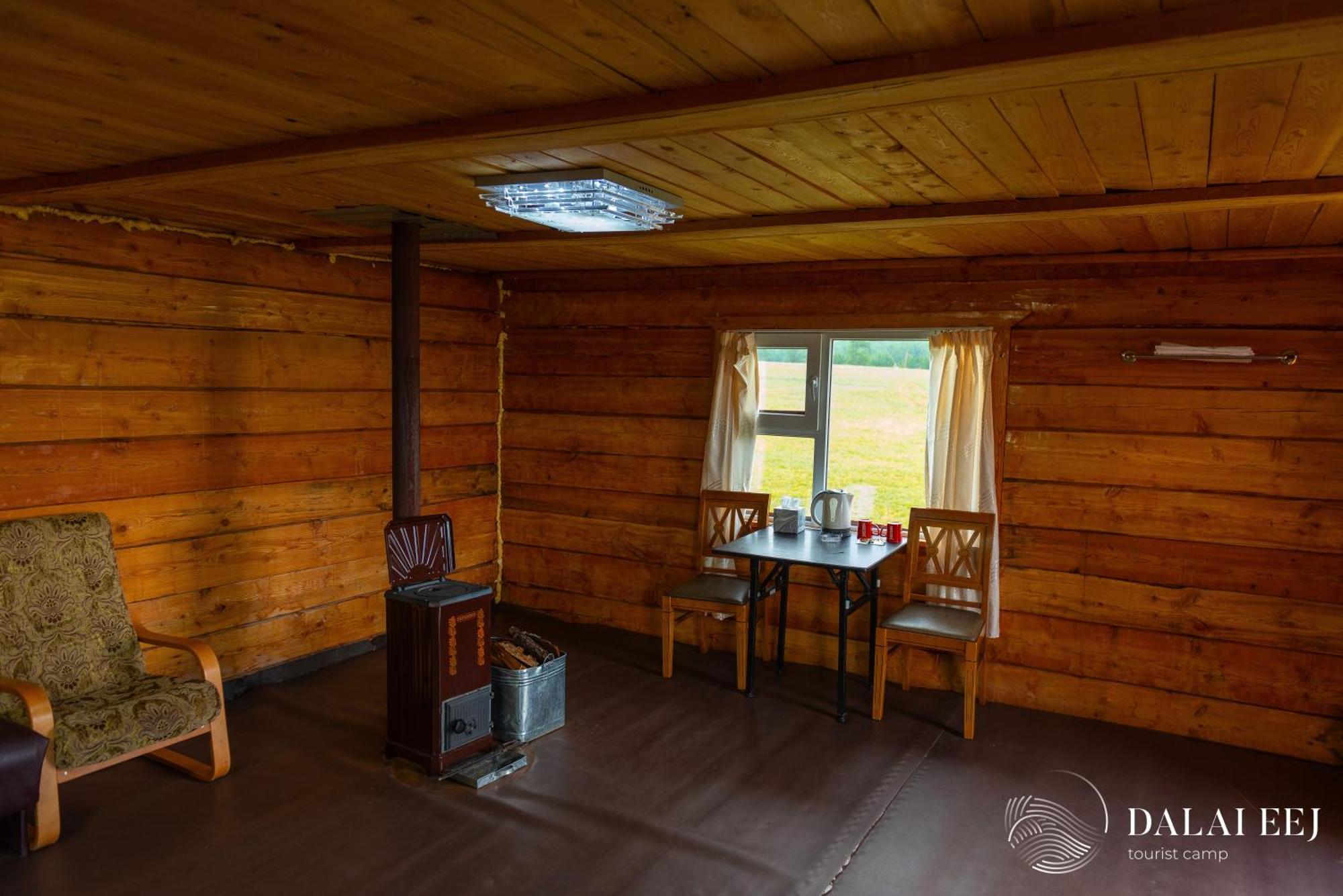 Dalai Eej Resort On Pristine Khuvsgul Lake Khyaktil Exterior photo