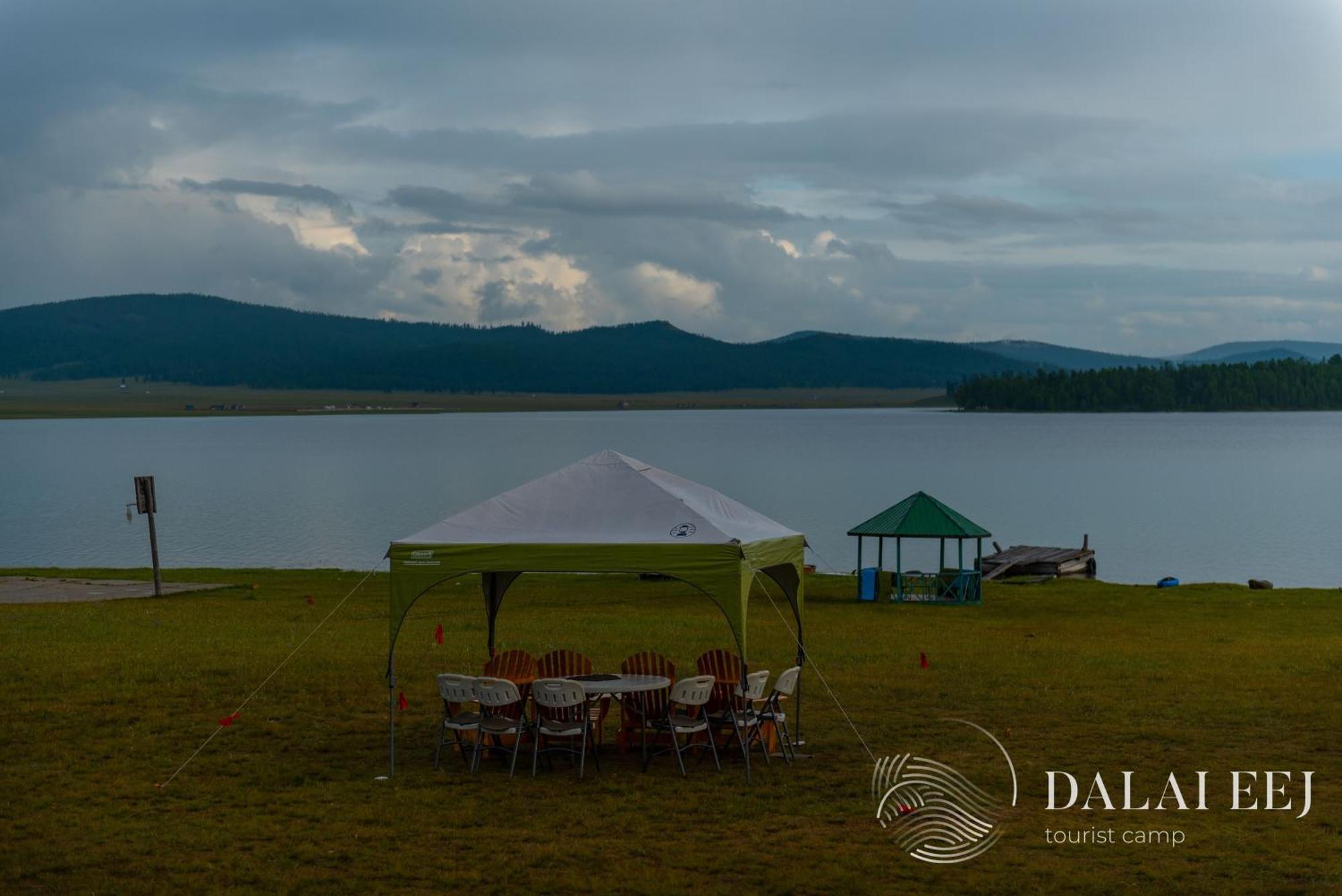 Dalai Eej Resort On Pristine Khuvsgul Lake Khyaktil Exterior photo