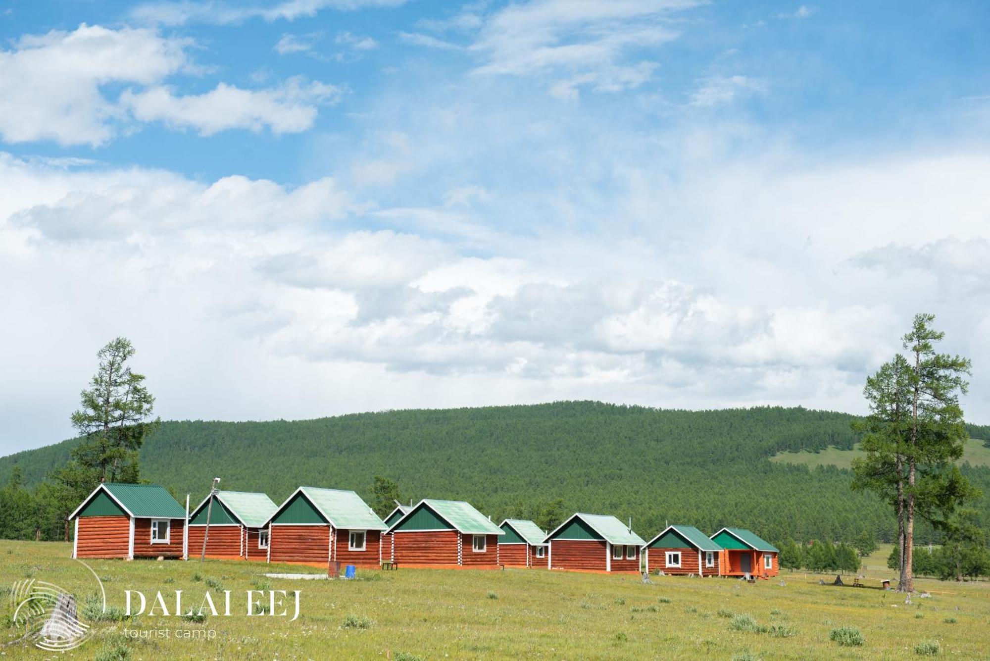 Dalai Eej Resort On Pristine Khuvsgul Lake Khyaktil Exterior photo