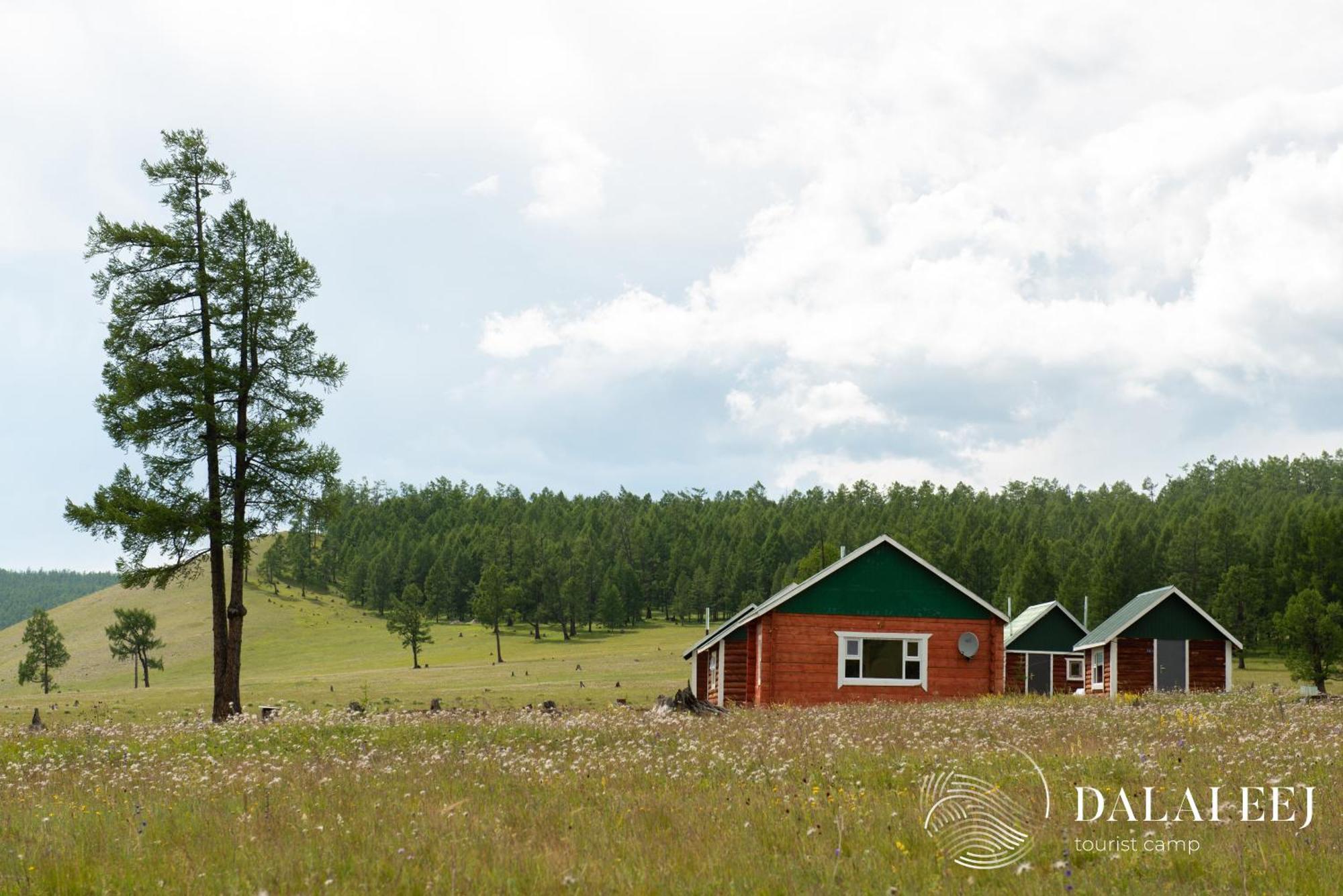 Dalai Eej Resort On Pristine Khuvsgul Lake Khyaktil Exterior photo