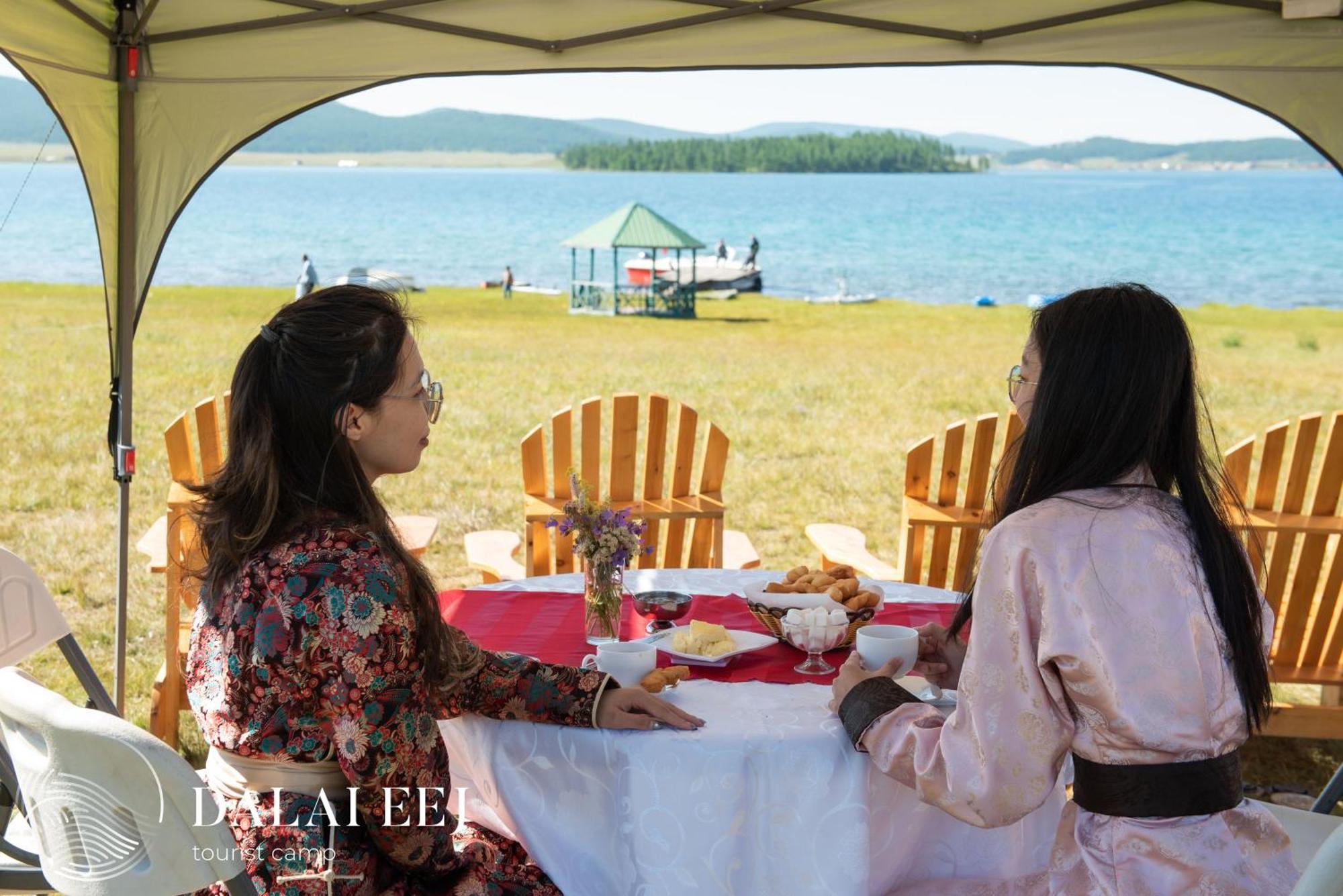 Dalai Eej Resort On Pristine Khuvsgul Lake Khyaktil Exterior photo