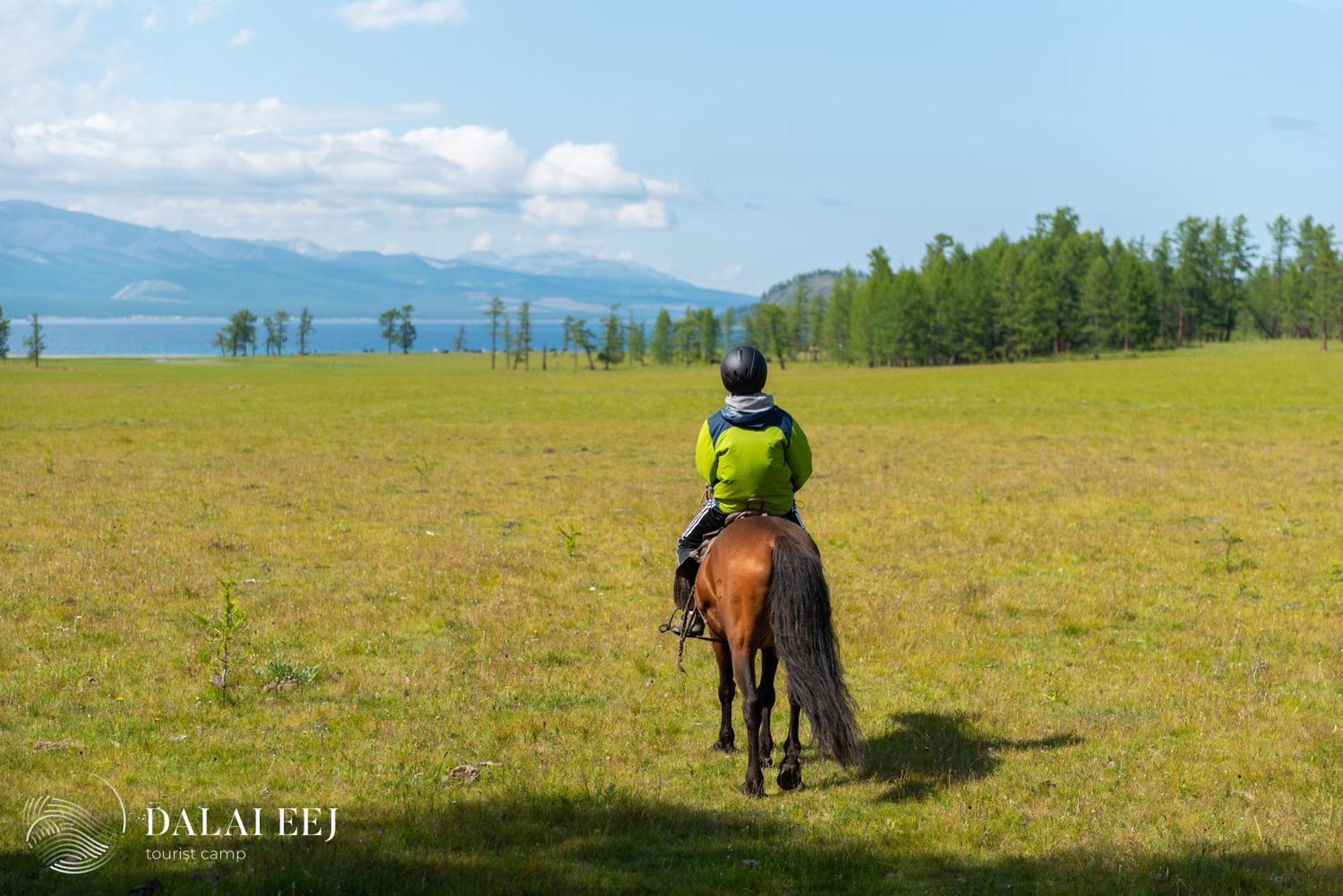 Dalai Eej Resort On Pristine Khuvsgul Lake Khyaktil Exterior photo